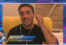 Grande Fratello Vip, Antonino Spinalbese in collegamento dall’ospedale, tornerà presto in Casa | Video Mediaset Antonino in collegamento dall'ospedale