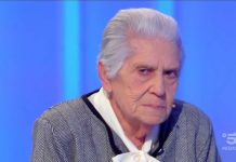 C’è Posta per te 2023: Vanda incontra il figlio Renato dopo 18 anni | Video Witty Tv C'è Posta per te 2023 Vanda