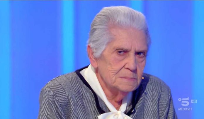 C’è Posta per te 2023: Vanda incontra il figlio Renato dopo 18 anni | Video Witty Tv C'è Posta per te 2023 Vanda