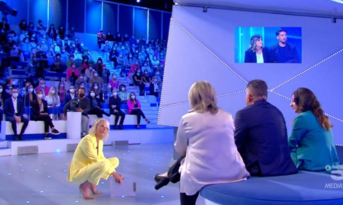 C’è Posta per te 2023, Maria bacchetta il padre “pasticcione” | Video Witty Tv C'è Posta per te 2023, Maria