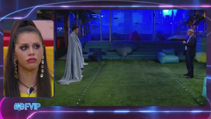 Grande Fratello Vip, una sorpresa per Edoardo Donnamaria, arriva il papà Vincenzo per cercare di rincuorarlo | Video Mediaset Edoardo e Il Padre Enzo