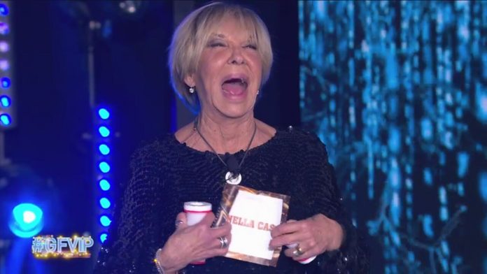 Grande Fratello Vip, Wilma Goich ha il biglietto di ritorno per cui rientra in Casa | Video Mediaset Wilma rientra in Casa
