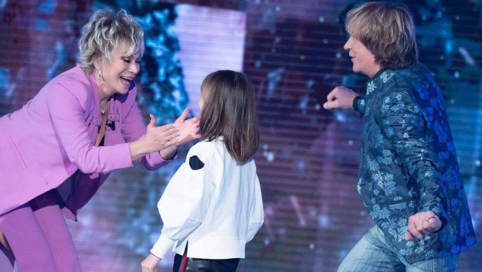 Carmen Russo a Verissimo: “Enzo Paolo è forte e coraggioso” | Video Mediaset Carmen Russo ed Enzo Paolo Turchi a Verissimo