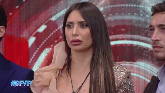 Grande Fratello Vip, chi è uscito ieri sera lunedì 20 febbraio 2023? Eliminata Sarah Altobello | Video Mediaset Eliminato
