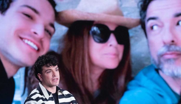 Leo Gassmann a Verissimo: “Sogno un amore come quello dei miei genitori” | Video Mediaset Leo Gassmann a Verissimo