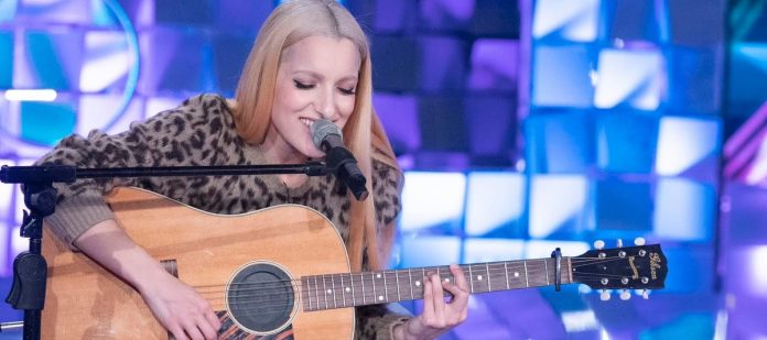 Levante a Verissimo: tra musica e vita privata | Video Mediaset Levante Verissimo