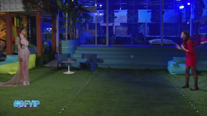 Grande Fratello Vip, una sorpresa per Sarah Altobello: arriva la sorella Giusy | Video Mediaset Sorpresa Sarah