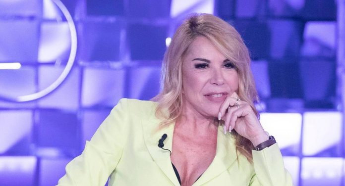 Anna Pettinelli a Verissimo: “Non sono più single, ma ci vado con calma” | Video Mediaset Anna Pettinelli a Verissimo