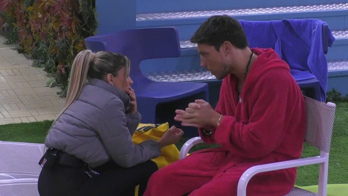 Grande Fratello Vip, Daniele Dal Moro confessa ad Oriana: “I sentimenti che ho per te, sono veri” | Video Mediaset Daniele e Oriana