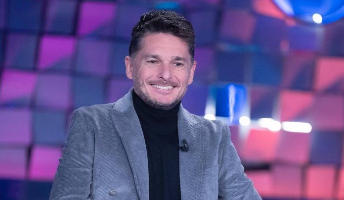 Giancarlo Fisichella a Verissimo con la figlia: tra vita e carriera | Video Mediaset Giancarlo Fisichella a Verissimo