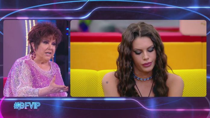 Grande Fratello Vip, Orietta Berti VS Antonella Fiordelisi: “Non ti ho mai offesa. Ti ho dato dei consigli e i tuoi genitori hanno scritto volgarità nei miei confronti” | Video Mediaset Orietta e Antonella