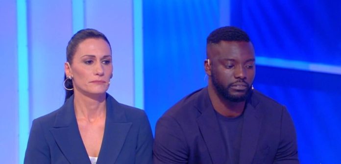 C’è Posta per te 2023, Roberta vuol far pace con il figlio: lui chiude la busta | Video Witty Tv C'è Posta per te 2023 Roberto