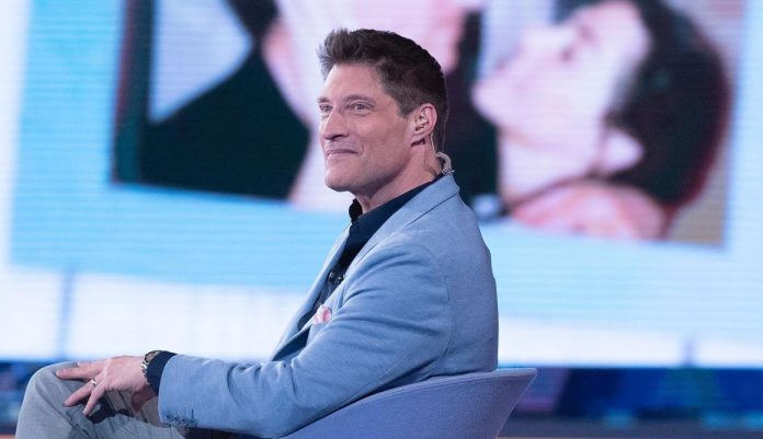 Sean Kanan a Verissimo: “A Beautiful ne vedrete delle belle!” | Video Mediaset Sean Kanan a Verissimo