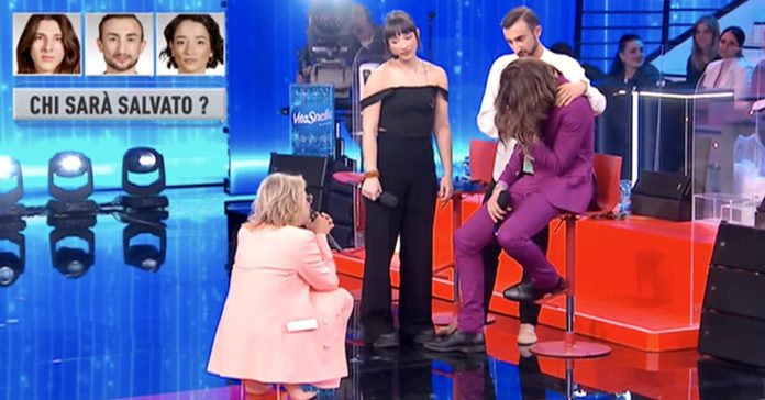 Amici 22, Cricca in lacrime: il discorso di Maria De Filippi | Video Witty Tv Amici 22 Cricca in lacrime