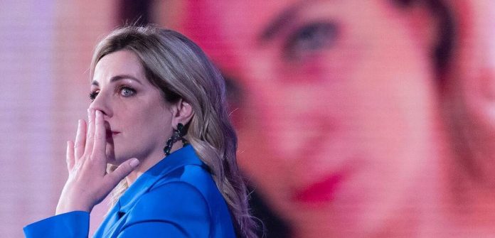 Elena Di Cioccio a Verissimo: “Sono sieropositiva da 21 anni”, la sua storia | Video Mediaset Elena Di Cioccio a Verissimo