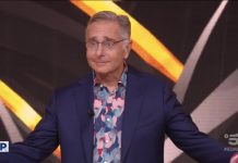 “Felicissima Sera”, Paolo Bonolis e la sfilata di “Ciao Darwin” nello show di Pio e Amedeo | Video Mediaset