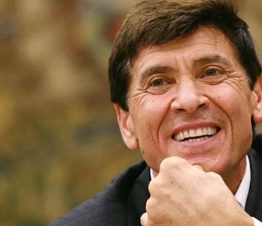 Gianni Morandi apre le porte di casa sua: “A 36 anni volevo mollare, oggi a 81 riempio i palasport. Stefano De Martino a Sanremo? Ć molto bravo, ha talento e capacitĆ per crescere ancora” Alluvione emilia romagna Gianni Morandi copia