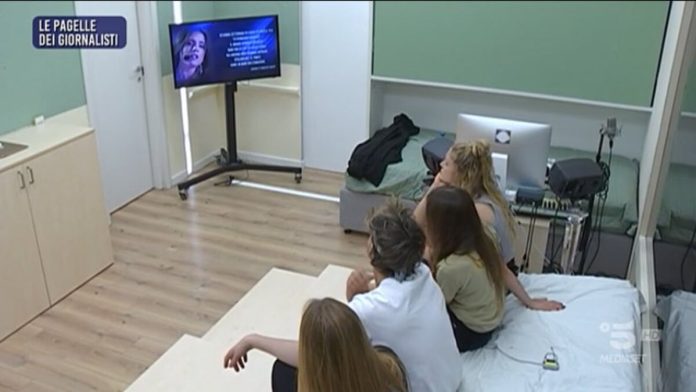 Amici 22, ragazzi isolati in casetta? Il day time del 3 maggio 2023 | Video Witty Tv Amici 22