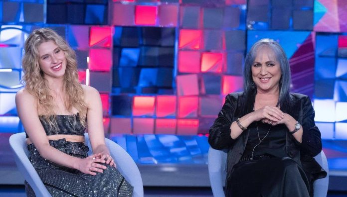 Isobel a Verissimo: i complimenti di Alessandra Celentano | Video Mediaset Isobel a Verissimo