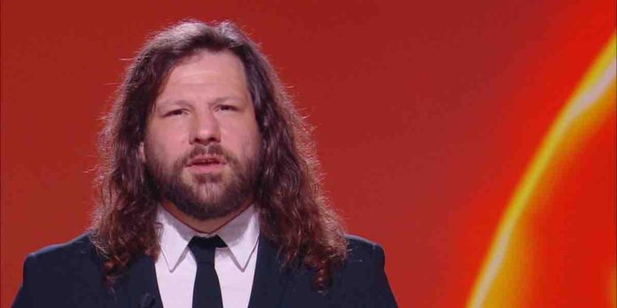 Le Iene, il monologo di Martin Castrogiovanni: “la vita è un pallone di rugby: rimbalza in maniera imperfetta” | Video Mediaset Martin Castrogiovanni a Le Iene