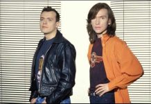 Hanno ucciso l’uomo ragno – La leggendaria storia degli 883, teaser, trama e data di uscita della serie tv Hanno Ucciso L'Uomo Ragno 883 Max Pezzali e Mauro Repetto