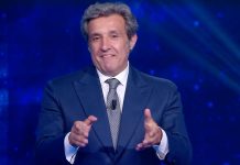 Flavio Insinna saluta commosso il pubblico de ‘L’Eredità’: chi ci sarà al suo posto Flavio Insinna saluta l'Eredità