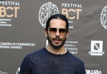 Marco Bocci al BCT Festival di Benevento: “La Caccia? Mi è piaciuto avere carta bianca. Il personaggio di Silvia l’ho scritto pensando a mia moglie Laura Chiatti” | INTERVISTA marco bocci