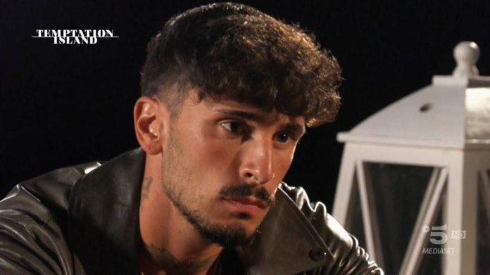 Falò di confronto tra Manu e Isabella a Temptation Island 2023: come è finita? | Video Witty Tv falò di confronto Manu e Isabella