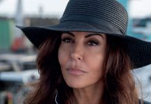 Ascolti tv martedì 27 febbraio 2024: Gloria (17.4%), Ciao Darwin Rewind (12.6%), E’ sempre Cartabianca (5%), Le Iene (9.7%) | Dati Auditel