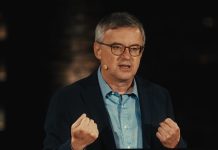 “In viaggio con Barbero – Democrazia e dittatura”, lo speciale di Alessandro Barbero accende il prime time di La7 In viaggio con Barbero - Democrazia e dittatura Alessandro Barbero