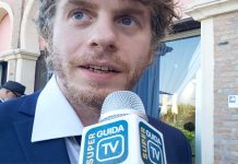 Festival del Cinema di Venezia 2023, intervista a Lodo Guenzi: “Dedico il premio a Matteo. Il futuro dello Stato Social? Vedremo a ottobre” Lodo Guenzi intervista Superguidatv