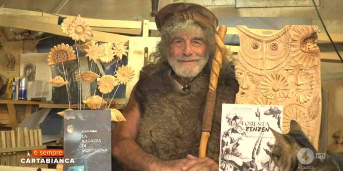 E’ sempre Cartabianca, Mauro Corona vestito da capraio afghano: “saluto il profeta campano De Luca” e su Vannacci “vergognoso!” | Video Mediaset Mauro Corona a E' sempre cartabianca