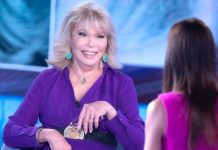 Amanda Lear contro il documentario Enigma della HBO: “sono vittima di transinvestigation” Amanda Lear a Verissimo