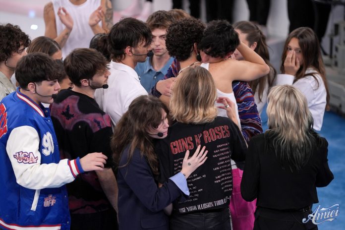 Amici 23 eliminato: chi è uscito nella puntata di domenica 22 ottobre 2023? Video Witty Tv Amici 23 eliminato