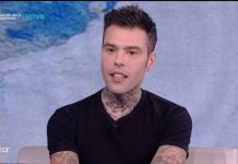 Fedez emoziona a “Sarà Sanremo”, tra i Big del Festival: “Una donna è impersonificata dalla depressione” Fedez