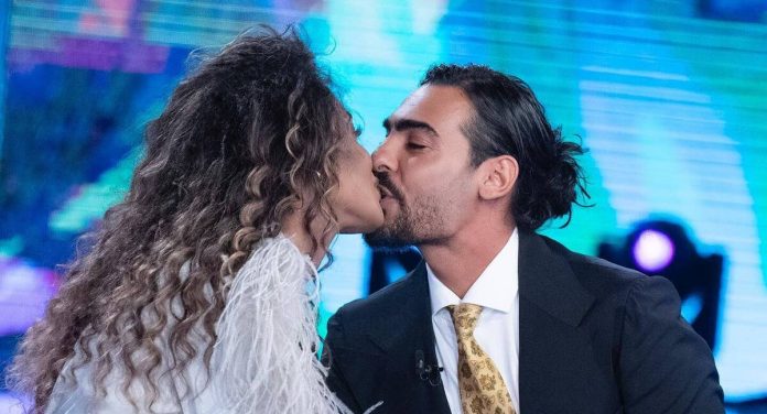 Samira Lui a Verissimo: la dichiarazione d’amore del suo Luigi | Video Mediaset Samira Lui a Verissimo