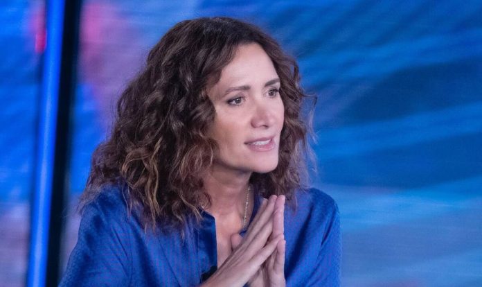 Sara Doris a Verissimo: presentato il libro dedicato al padre | Video Mediaset Sara Doris a Verissimo