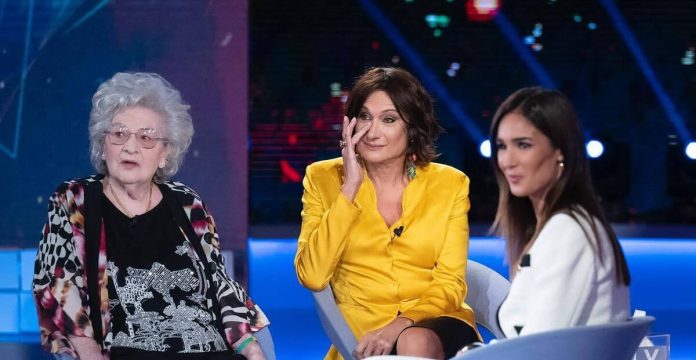 Vladimir Luxuria a Verissimo con la mamma: “Ho un amico speciale” | Video Mediaset Vladimir Luxuria a Verissimo