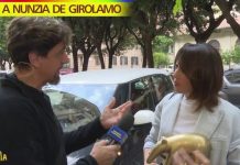 Tapiro d’oro a Nunzia De Girolamo dopo l’intervista ‘censurata’ a Fabrizio Corona, la consegna a Striscia La Notizia | Video Mediaset Tapiro a Nunzia de Girolamo a Striscia