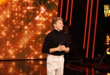 Tu si que vales 2023 Dimitry vola in Finale: esibizione per la pace tra Russia e Ucraina | VIdeo Witty Tv Tu si que vales 2023 Dimitry