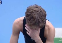 Amici 23, Simone si ritrova con la maglia sospesa e la sgridata di Emanuel e la Celentano | Video Witty Tv Amici 23 Simone