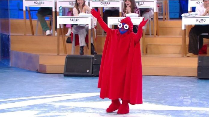 Giovannino ad Amici 23 in lacrime: la dedica a Sabrina Ferilli | Video Witty Tv Giovannino ad Amici 23