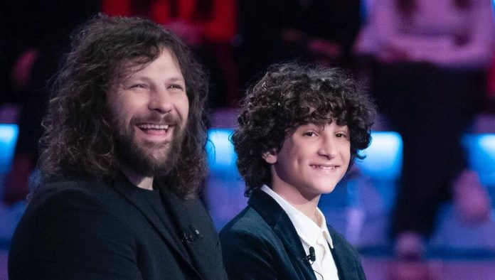 Samuele Palumbo a Verissimo con i conduttori di Tu si que vales: “E’ un onore” | Video Mediaset Samuele Palumbo a Verissimo