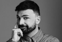 Intervista al make up artist delle star Simone Belli: “Per le feste osate con lentiggini e rossetto rosso. Il lavoro più complicato? Con Achille Lauro a Sanremo” Simone Belli