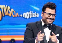 Striscia La Notizia, intervista a Sergio Friscia: “Con Roberto Lipari siamo diventati una coppia artistica. Sul caso Giambruno nessuna dietrologia, Antonio Ricci uomo libero. In futuro, sogno un game show” Sergio friscia a striscia la notizia