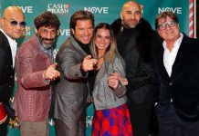 “Cash or Trash – Xmas Edition”, Paolo Conticini presenta due speciali di Natale: quando in onda e ospiti vip Paolo Conticini e il cast di Cash or trash