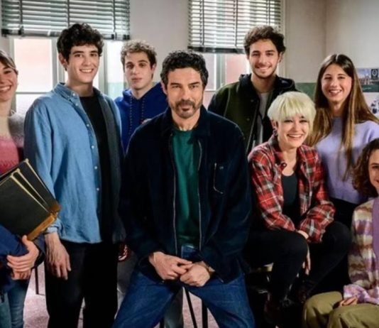 Ascolti tv 18 dicembre 2025: Un professore 3, Grande Fratello, Affari tuoi, La Ruota della Fortuna | Dati Auditel Ci sarà un Professore 3?