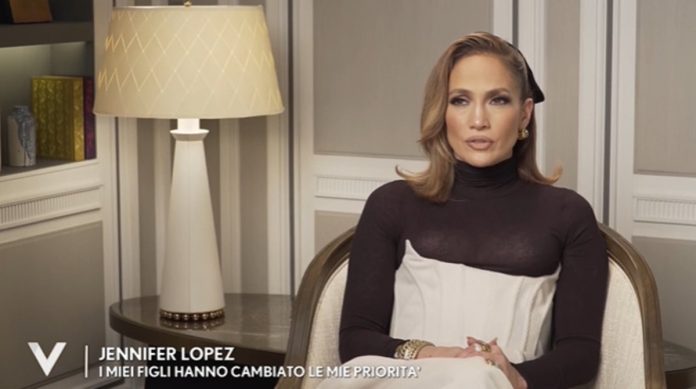 Jennifer Lopez a Verissimo: “Grazie a mia mamma amo cantare e ballare” | Video Mediaset Jennifer Lopez a Verissimo