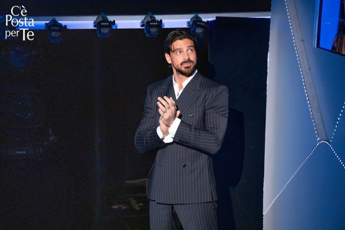 Michele Morrone a C’è Posta per te 2024: la sorpresa di un padre per la figlia | Video Witty Tv Michele Morrone