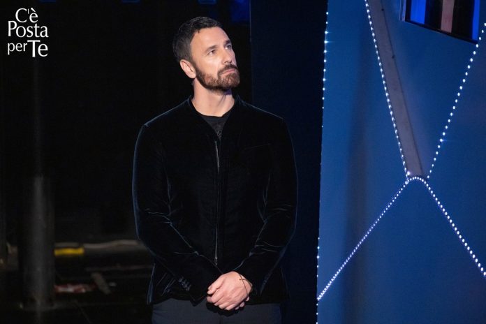 Raoul Bova a C’è Posta per te 2024: la commovente sorpresa dell’attore | Video Witty Tv Raoul Bova a C'è Posta per te